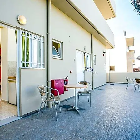 Vickys Apart Otel 3*