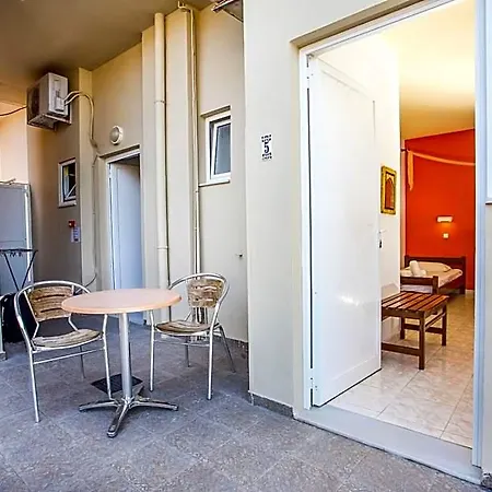 Vickys Apart Otel 3*