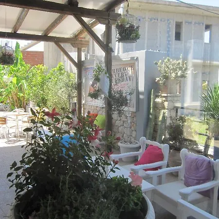 Vickys Faliraki Aparthotel