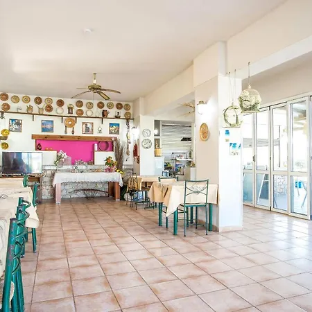 Vickys Faliraki Aparthotel