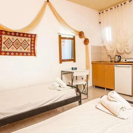 Vickys Faliraki Aparthotel 2*