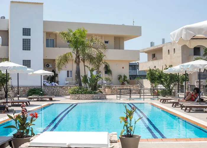 Vickys Apartahotel 3*