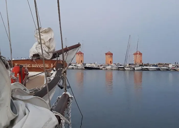 Vickys Apartahotel 3*