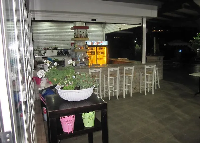 Vickys Aparthotel Faliraki